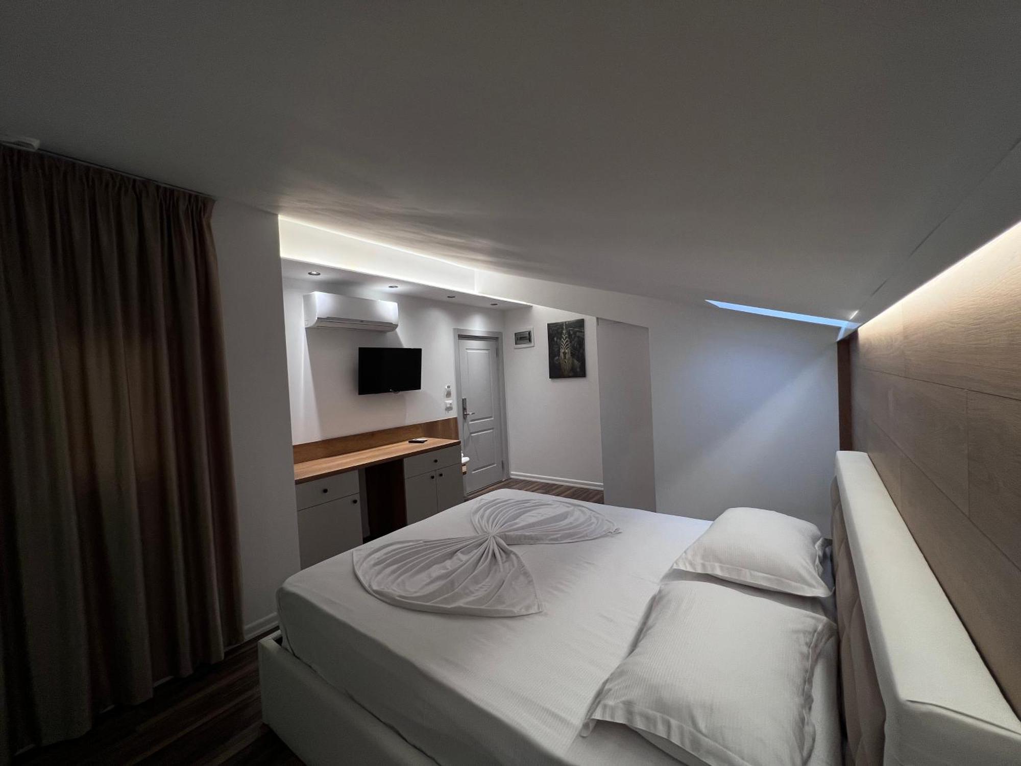 Colis Resort Kamez